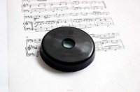 dycem black hole non slip cello mat podkladka pod nozke stoper do wiolonczeli.jpg